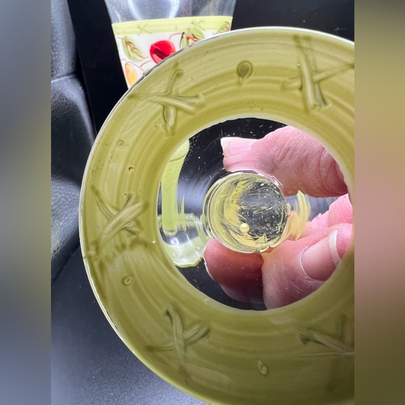 Vintage handblown hand painted 1970’s colors fruit pattern long stem glasses . - Picture 6 of 9